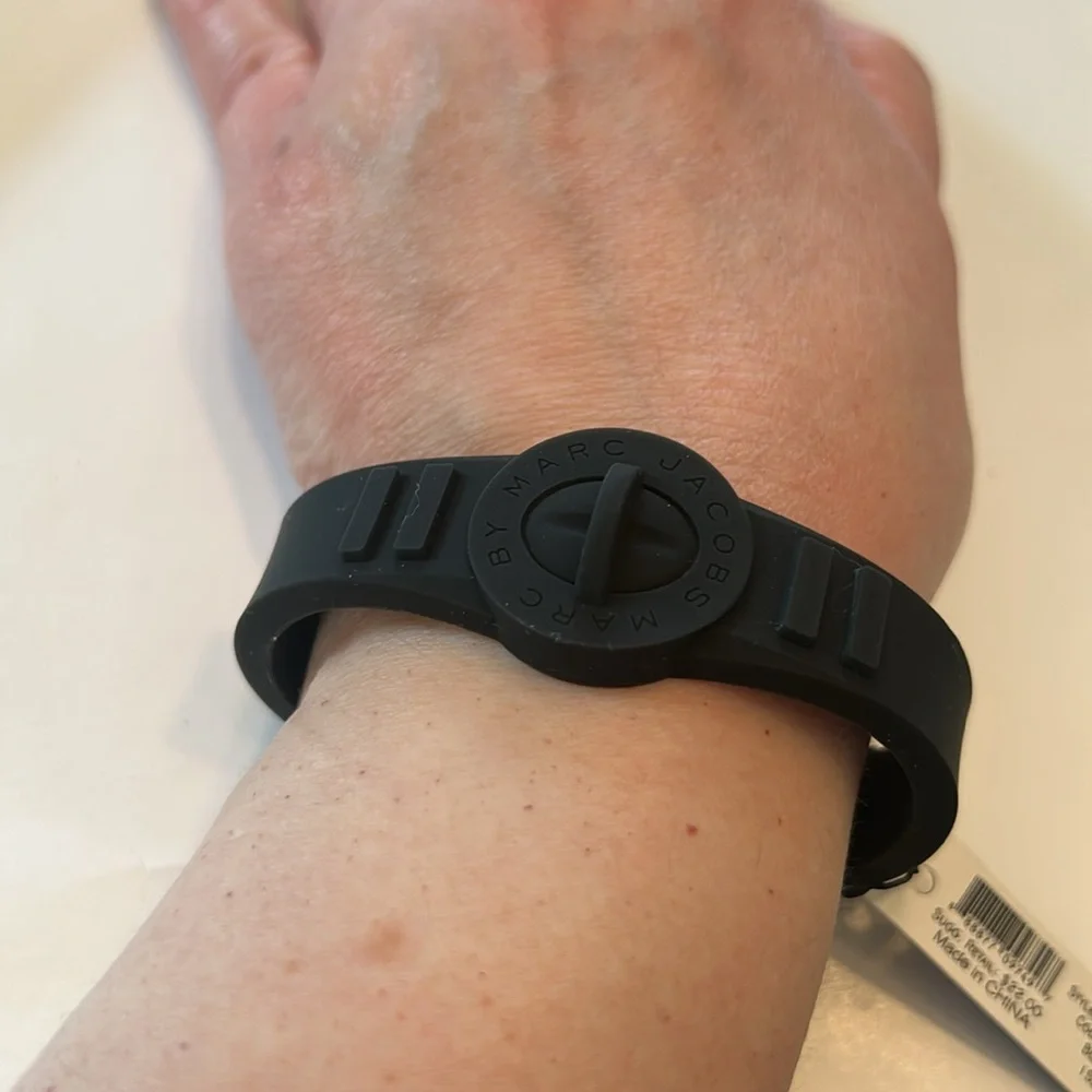 Marc By Marc Jacobs Silicone Rubber Standard Turnlock Bracelet - Picture 4 of 4